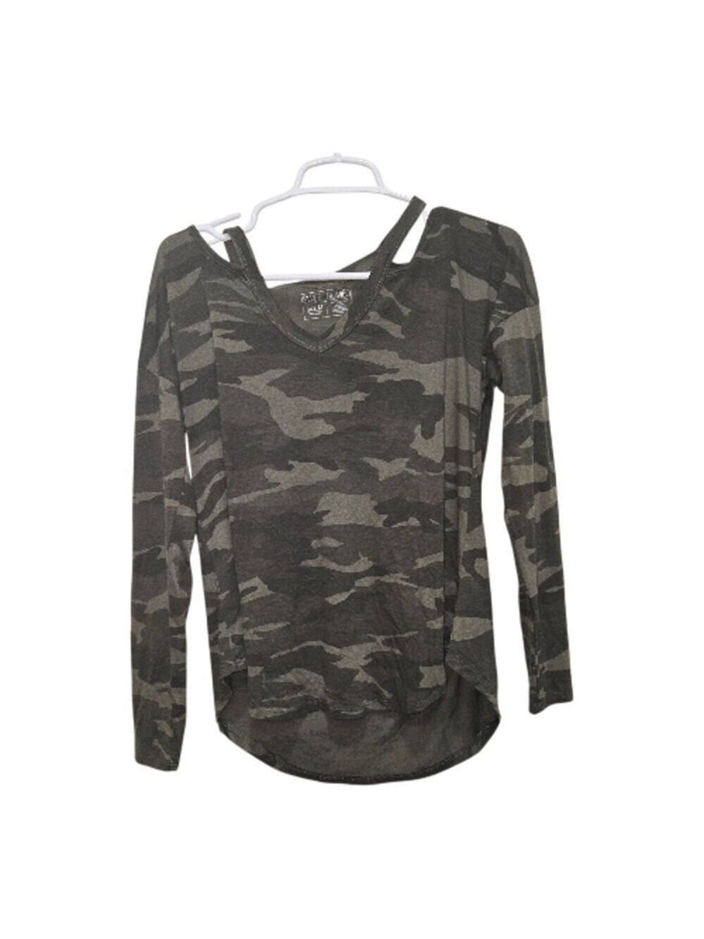 Sweet Romeo Camo Cold Shoulder V-Neck High-Low Top NWT Medium